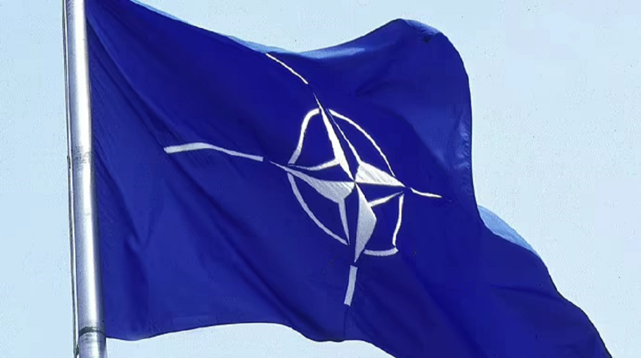 За рік частка українців, які вважають НАТО найкращою гарантією безпеки, впала до 38%