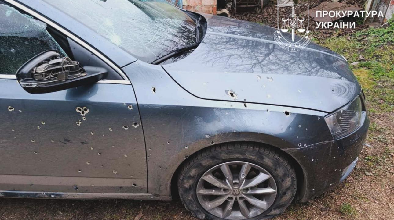Росіяни атакували цивільне авто на Сумщині, є поранені