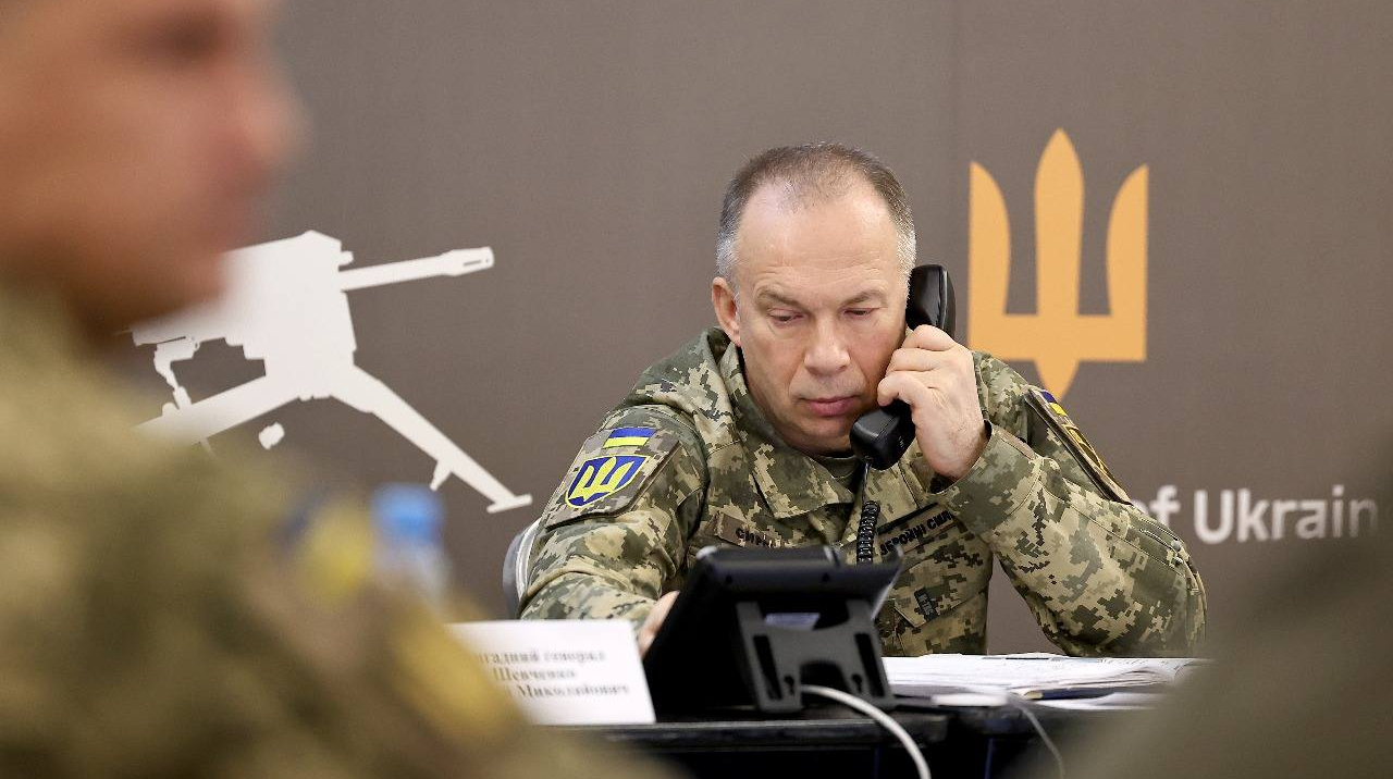 Сирський: Росіяни наступають по всій лінії зіткнення, іноді кількість боїв найвища з початку війни