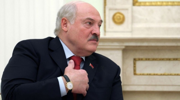 Лукашенко анонсував, що до Білорусі незабаром приїде довірена особа Макрона
